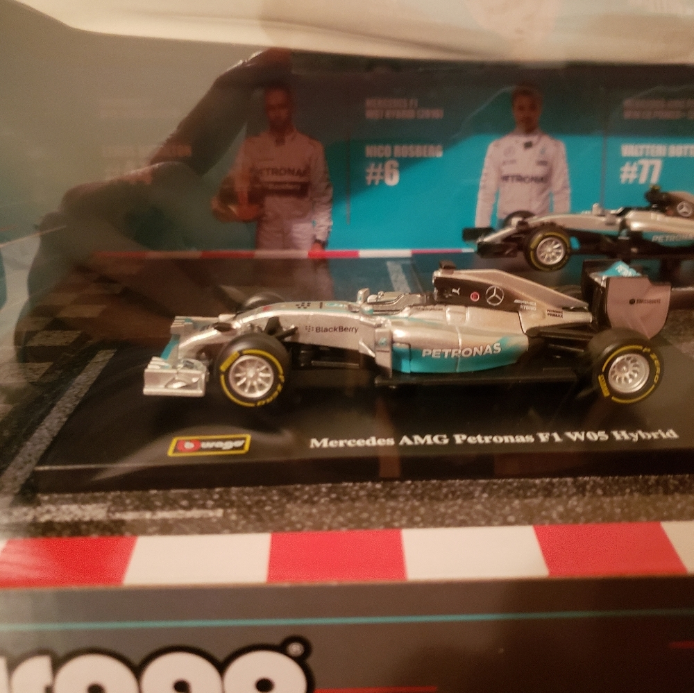 🏎 Formula 1 Mercedes Racing Cars 🏎 - Picture 2 of 16